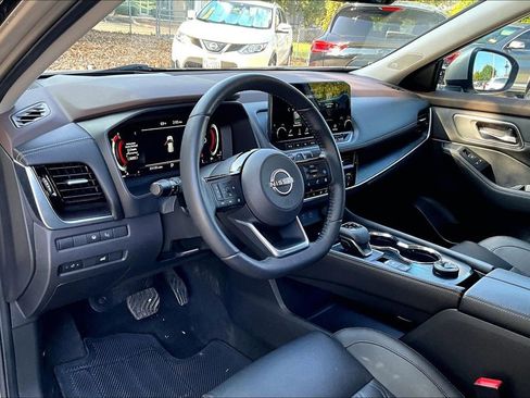 Used 2022 Nissan Rogue Platinum w/ Head-Up Display Package image 16