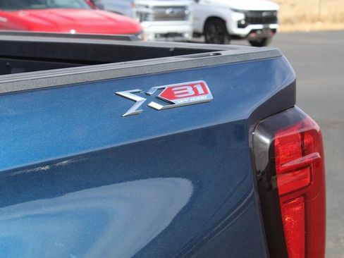 Used 2023 GMC Sierra 1500 SLT w/ SLT Premium Package image 16