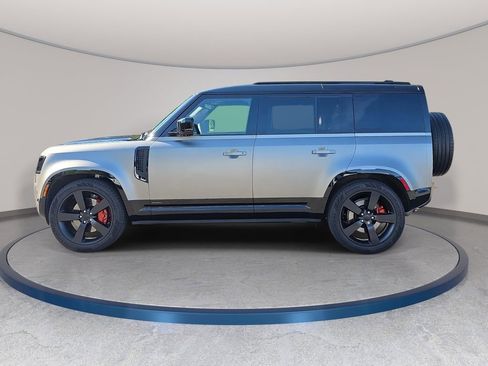 Used 2025 Land Rover Defender 110 X AWD/4WD image 8