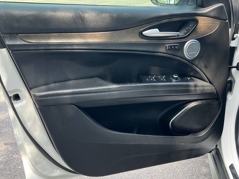 Used 2018 Alfa Romeo Stelvio Ti AWD/4WD image 15