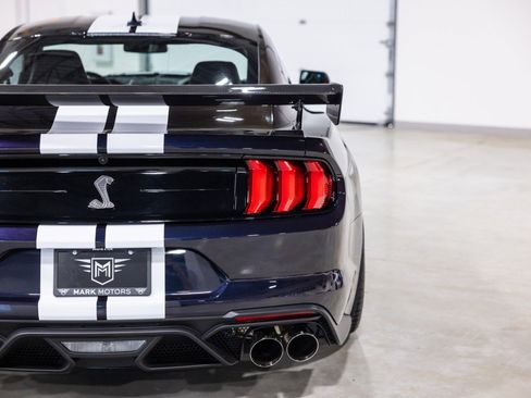 Used 2022 Ford Mustang Shelby GT500 w/ Carbon Fiber Track Pack RWD image 13