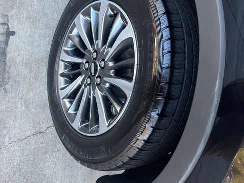 Used 2022 Lincoln Nautilus Reserve image 26