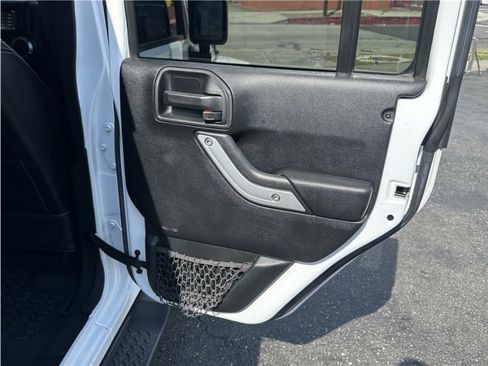 Used 2016 Jeep Wrangler Unlimited Sahara w/ Max Tow Package image 21