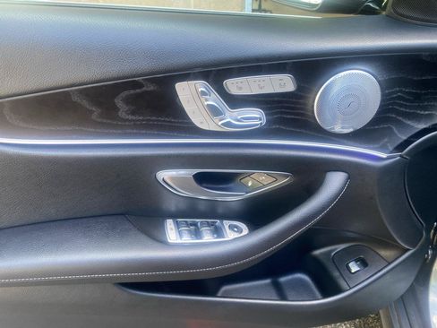 Used 2017 Mercedes-Benz E 300 4MATIC image 29