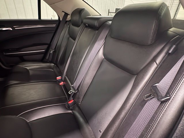 Used 2022 Chrysler 300 Touring L RWD image 10