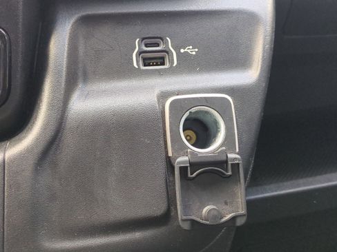 Used 2023 RAM ProMaster 2500 image 22