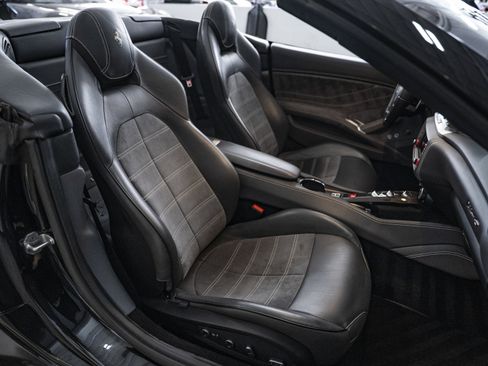 Used 2017 Ferrari California T image 36