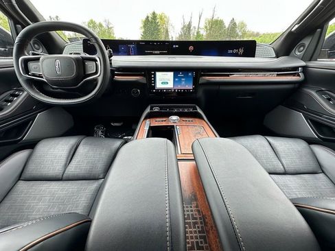 New 2025 Lincoln Navigator Black Label AWD/4WD image 22