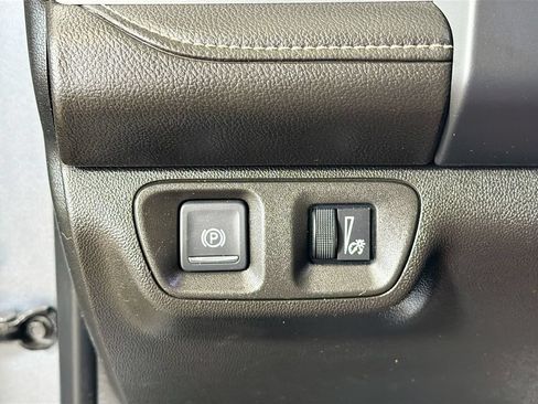 Used 2021 GMC Acadia SLE w/ Driver Convenience Package AWD/4WD image 12