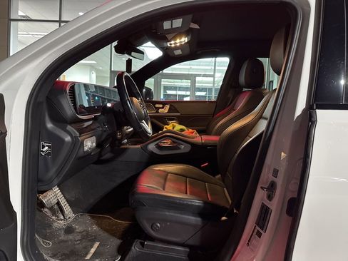 Used 2023 Mercedes-Benz GLS 450 4MATIC image 5