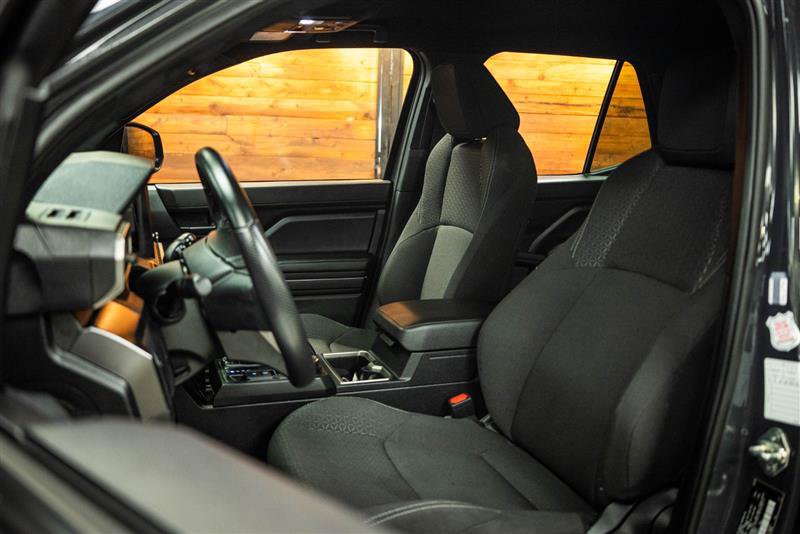 Used 2025 Toyota 4Runner SR5 AWD/4WD image 9