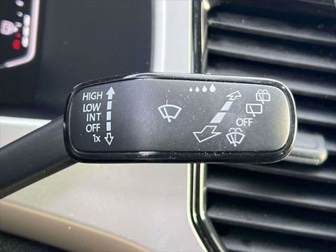 Used 2023 Volkswagen Atlas SE image 24