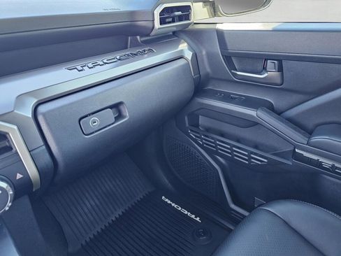 Used 2025 Toyota Tacoma TRD Sport image 29