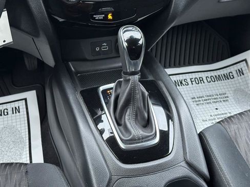 Used 2019 Nissan Rogue S FWD image 20