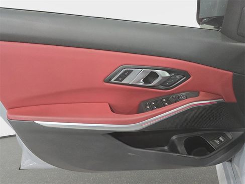 Used 2023 BMW 330i Sedan w/ M Sport Package image 23