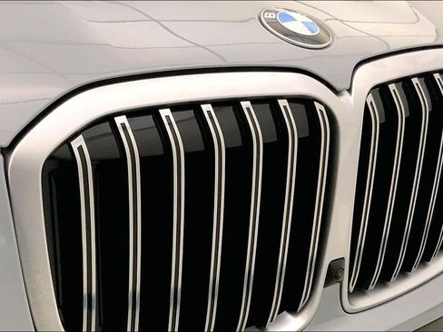 Certified 2025 BMW X7 xDrive40i w/ M Sport Package image 29