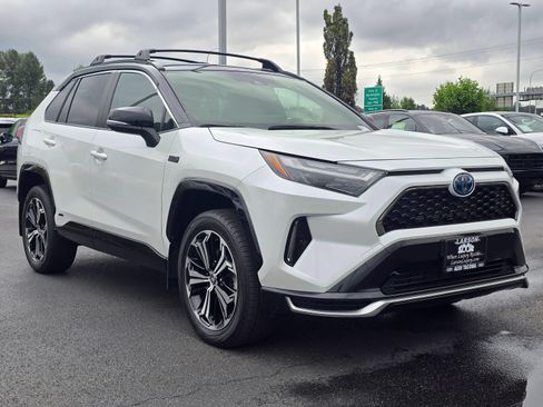 Used 2023 Toyota RAV4 XSE w/ Weather Package AWD/4WD image 7
