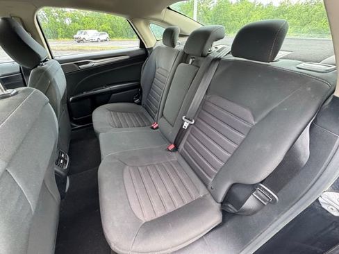 Used 2020 Ford Fusion SE FWD image 12