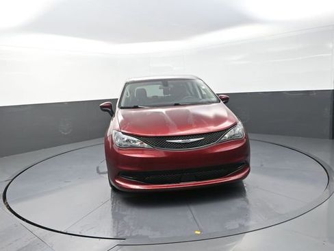 Used 2022 Chrysler Voyager LX FWD image 65