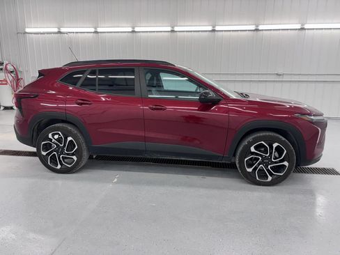 Used 2024 Chevrolet Trax RS FWD image 8