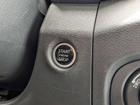 Used 2024 Nissan Frontier SV w/ SV Convenience Package AWD/4WD image 28