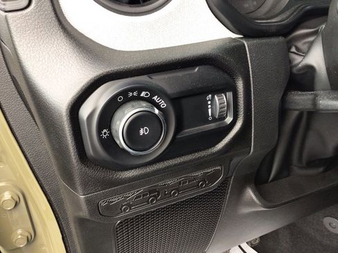 Used 2025 Jeep Wrangler Unlimited Sport AWD/4WD image 18