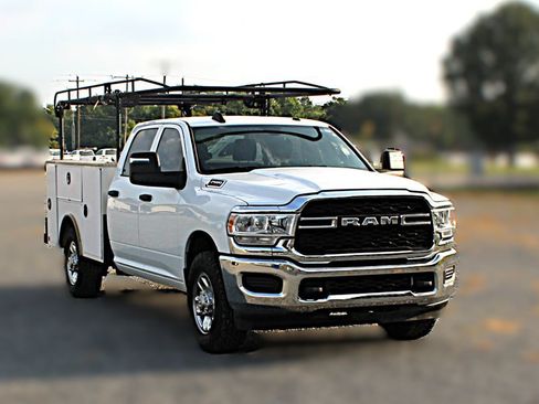 Used 2023 RAM 2500 Tradesman w/ Chrome Appearance Group RWD image 3