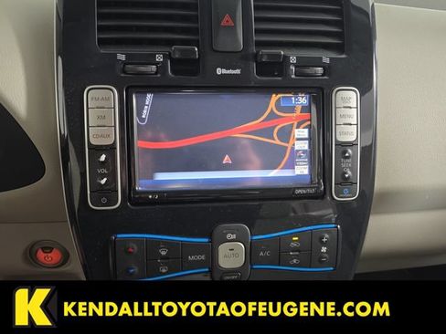 Used 2011 Nissan Leaf FWD image 13
