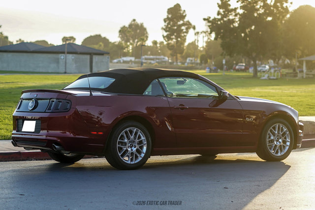 Used 2014 Ford Mustang GT Premium w/ Electronics Package RWD image 17