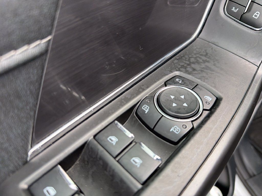 Used 2025 Ford F150 Lariat AWD/4WD image 11