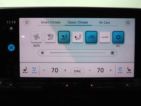 Used 2024 Volkswagen Atlas SE w/ Technology Package image 31