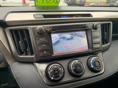 Used 2014 Toyota RAV4 LE image 17