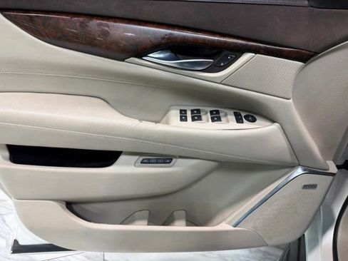 Used 2015 Cadillac Escalade ESV Luxury image 11