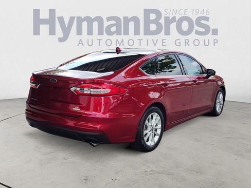 Used 2019 Ford Fusion SE FWD image 3