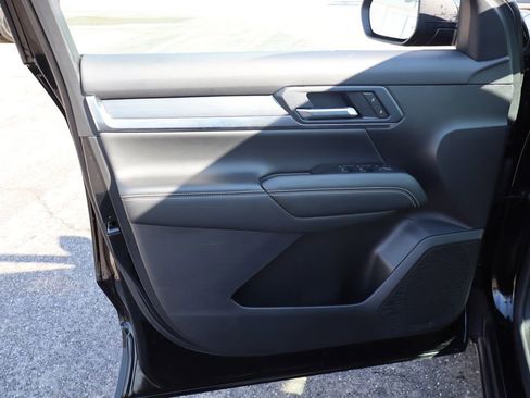 Used 2025 GMC Terrain Elevation image 8