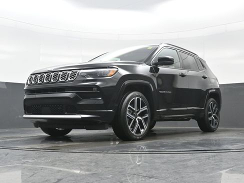 Used 2025 Jeep Compass Limited w/ Elite Group image 26