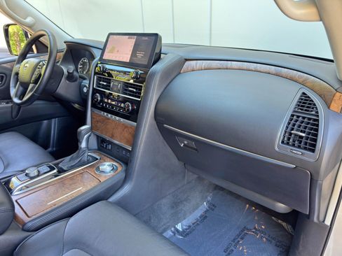 Used 2021 Nissan Armada SL w/ Captain's Chairs Package AWD/4WD image 15