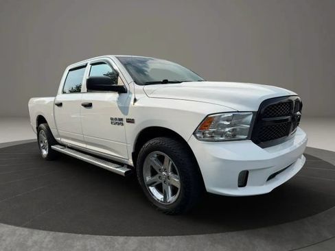 Used 2017 RAM 1500 Express AWD/4WD image 3