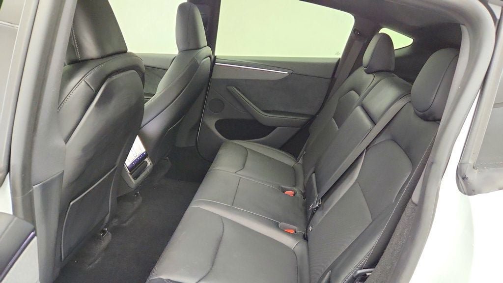 Used 2026 Tesla Model Y Long Range RWD image 23