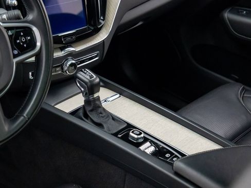 Used 2021 Volvo XC60 T6 Inscription w/ Advanced Package image 11