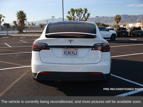 Used 2022 Tesla Model X image 4
