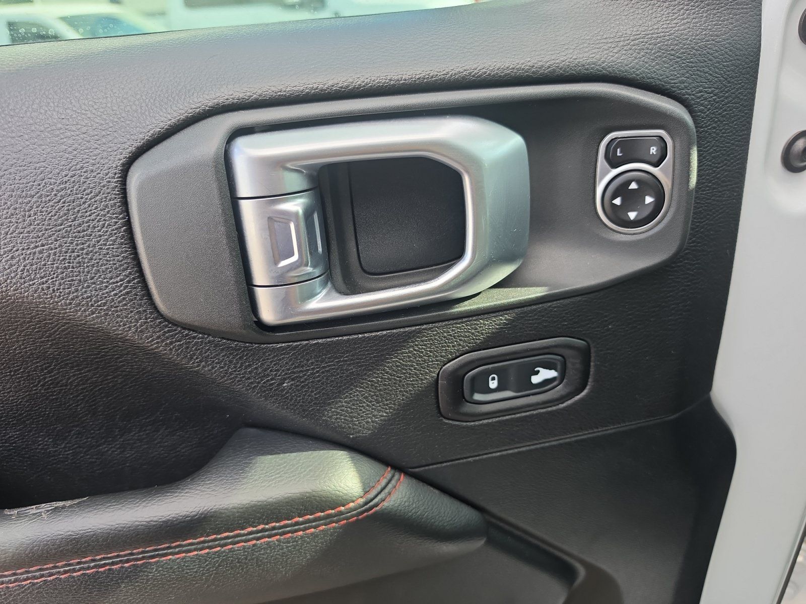 Used 2020 Jeep Wrangler Unlimited Rubicon AWD/4WD image 11
