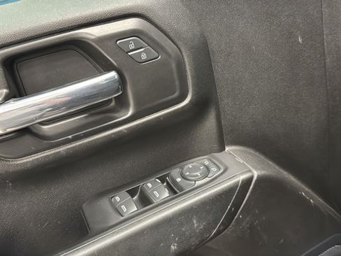 Used 2022 Chevrolet Silverado 1500 Custom Trail Boss w/ LPO, Dark Essentials Package AWD/4WD image 21