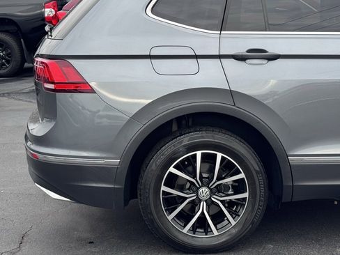 Used 2021 Volkswagen Tiguan SE w/ Panoramic Sunroof Package image 42