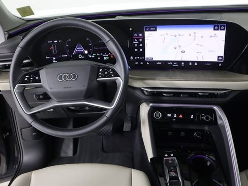 Certified 2025 Audi Q5 Premium w/ Convenience Package AWD/4WD image 21