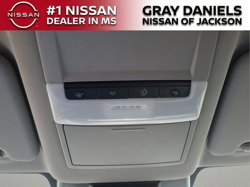 Used 2024 Nissan Rogue S FWD image 21