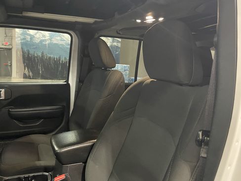 Used 2021 Jeep Wrangler Unlimited Sport w/ Sun And Sound Package AWD/4WD image 18