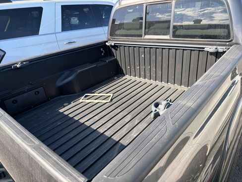 Used 2015 Toyota Tacoma PreRunner w/ SR5 Package image 7