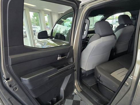 Used 2024 Toyota Tacoma TRD Off-Road AWD/4WD image 34