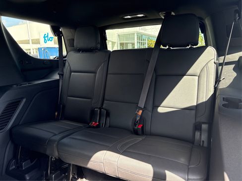 Used 2022 Chevrolet Tahoe LT w/ LT Signature Package image 12